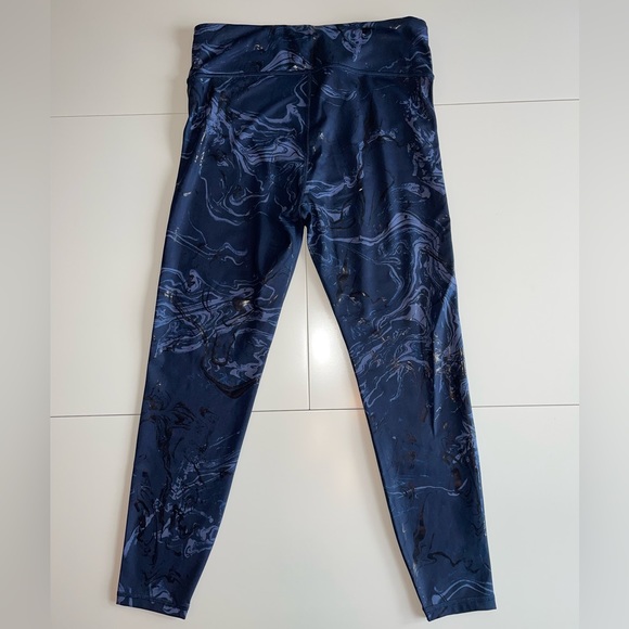 4 Pairs of leggings 1 athletic shirt with built in bra - Picture 2 of 15